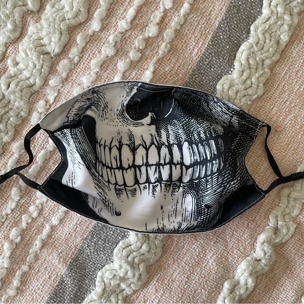 LAST CHANCE Skull Adjustable Filter Insert Face Mask - Picture 2 of 6